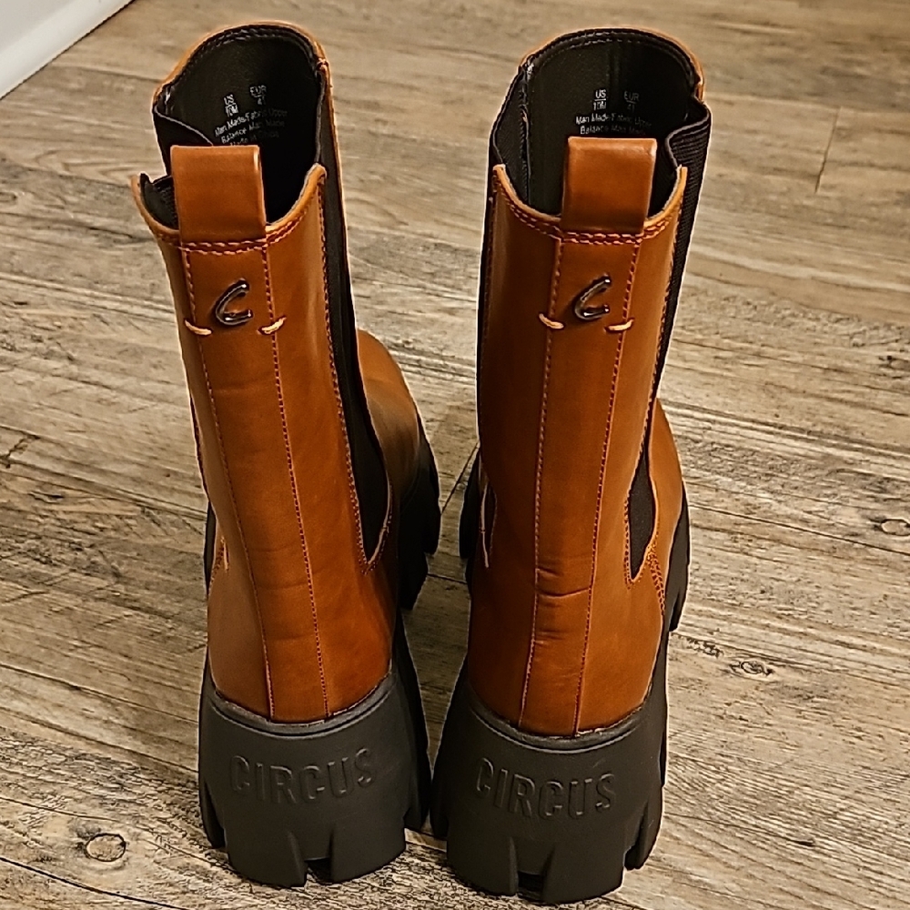 Stylish Tan Platform Ankle Boots - image 4